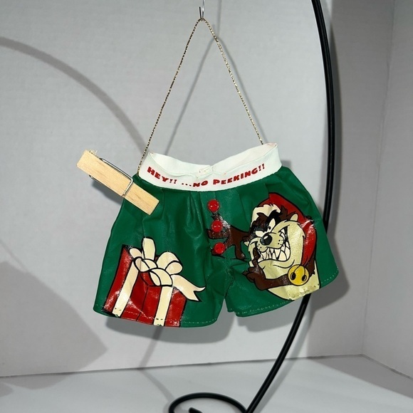 🎄Warner brothers NWT, VINTAGE Tasmanian devil boxer shorts Christmas ornament. - Picture 2 of 8